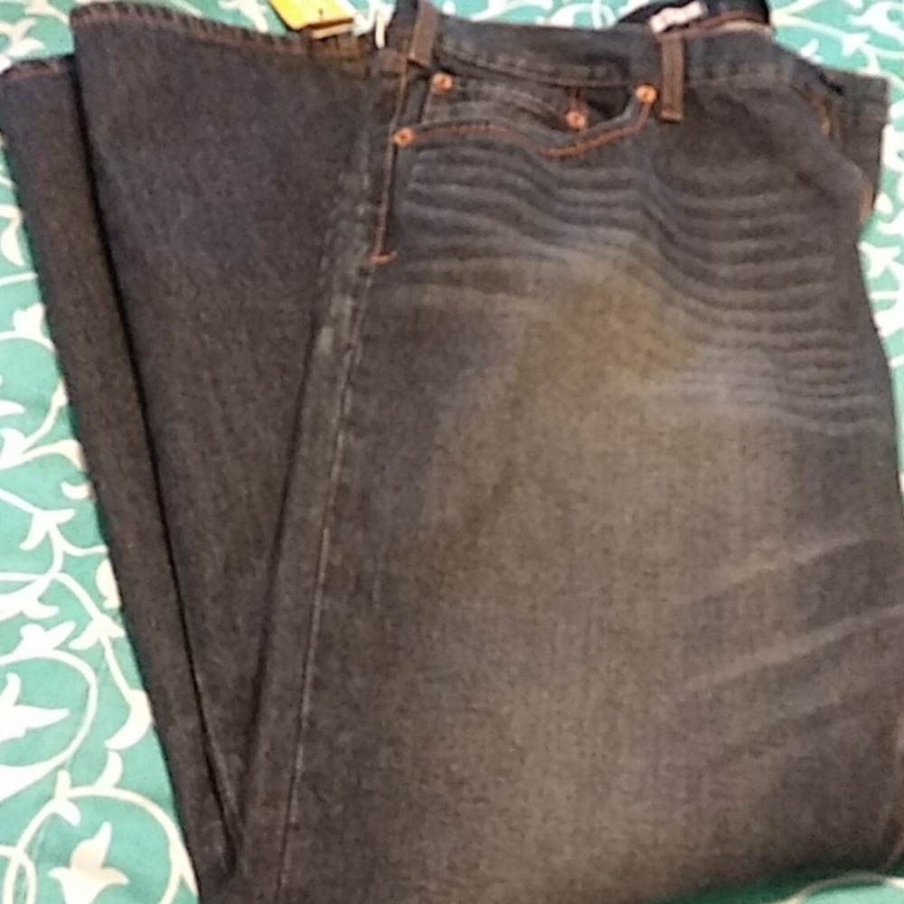 NWT.....Medium wash jeans